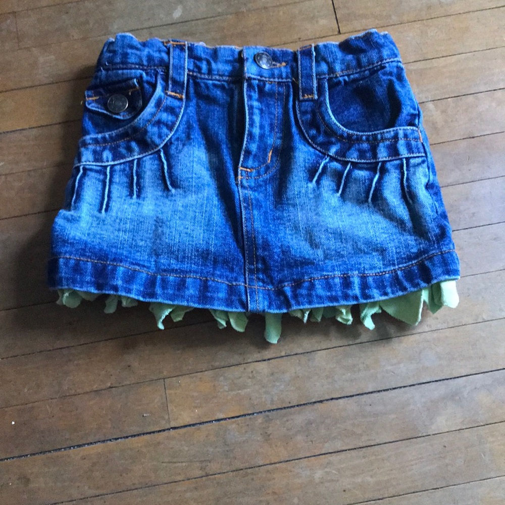 🦋3 for $10🦋 Denim LOGO pixie skirt, sz 4 (girls)